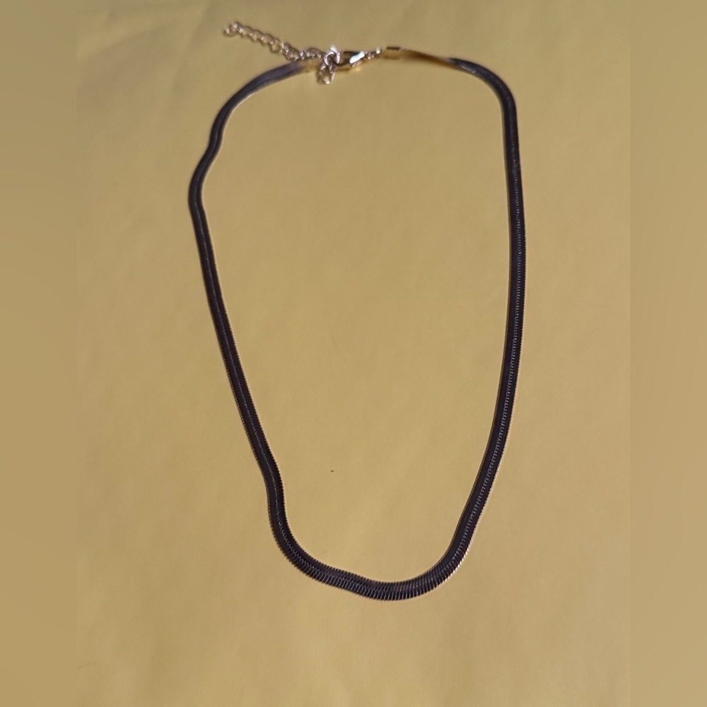 Snake Chain Necklace 🌟 - Picture 2 of 3